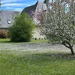 Au Milieu Des Haras Saint-Pierre-Azif