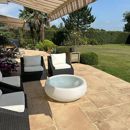 Bed and breakfast Au Milieu Des Haras Saint-Pierre-Azif