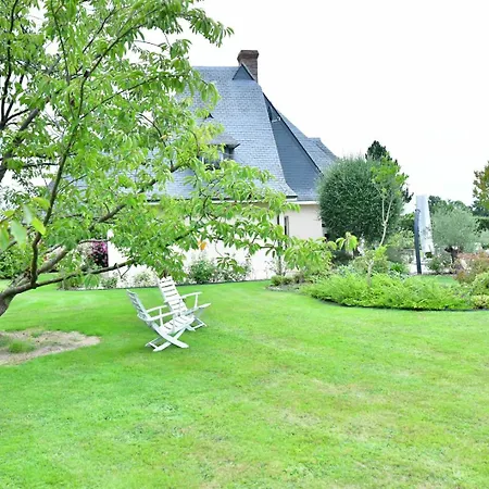 Au Milieu Des Haras Bed & Breakfast *