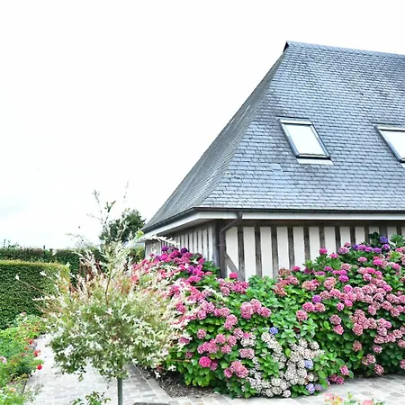 Au Milieu Des Haras Bed & Breakfast *