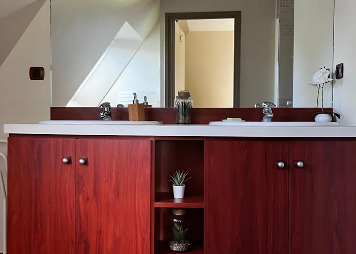 Au Milieu Des Haras לינה וארוחת בוקר