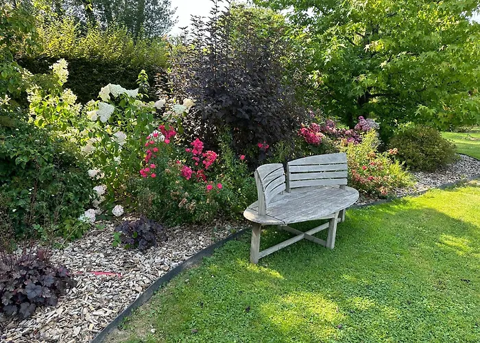 Au Milieu Des Haras לינה וארוחת בוקר 3*