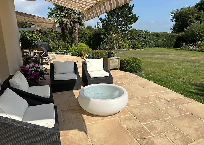 לינה וארוחת בוקר Au Milieu Des Haras Saint-Pierre-Azif