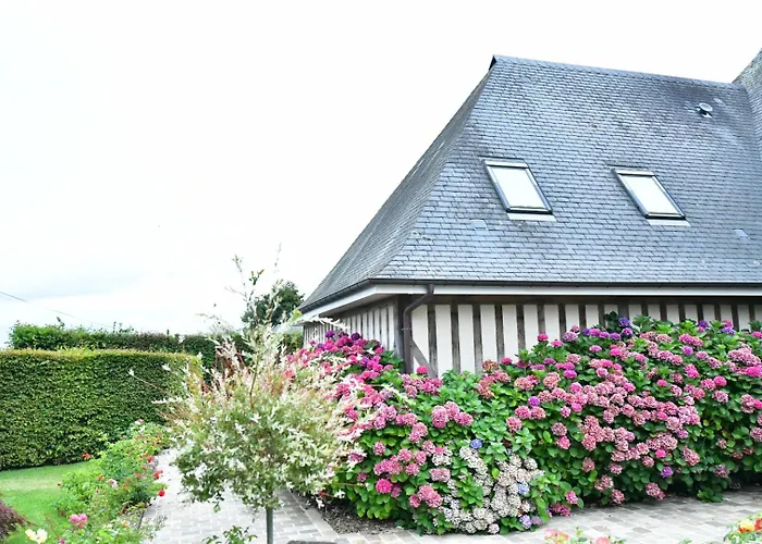 Au Milieu Des Haras לינה וארוחת בוקר 3*