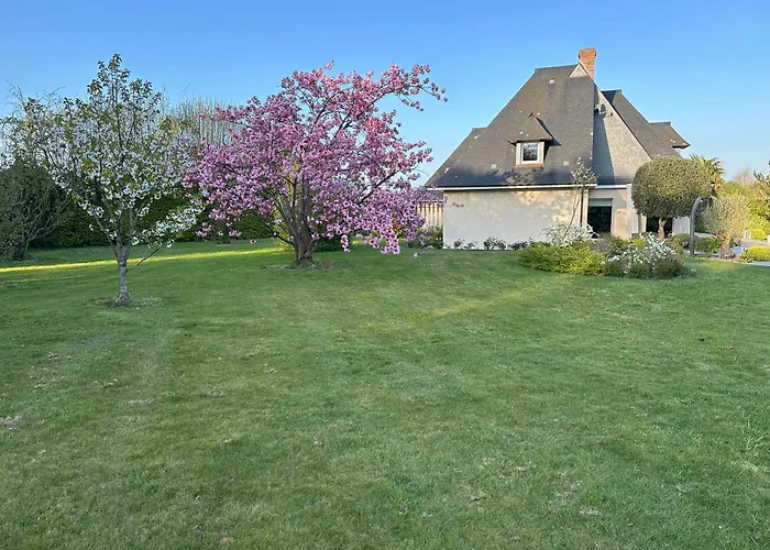 Au Milieu Des Haras לינה וארוחת בוקר 3*