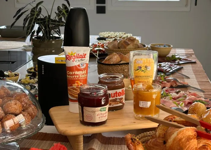 לינה וארוחת בוקר Au Milieu Des Haras Saint-Pierre-Azif