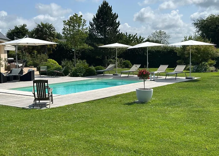 לינה וארוחת בוקר Au Milieu Des Haras 3*